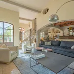 Maison de 353 m² avec 8 chambre(s) en location à Aix-en-Provence