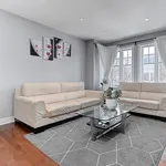 11 bedroom house of 1291 sq. ft in Laval (administrative region)