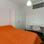 Rent a room of 120 m² in granada