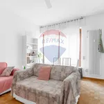 Rent 2 bedroom apartment of 65 m² in Milano