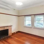 Rent 2 bedroom apartment in Melbourne