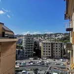 Affitto 4 camera appartamento di 93 m² in Genova