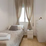 Rent a room of 120 m² in madrid