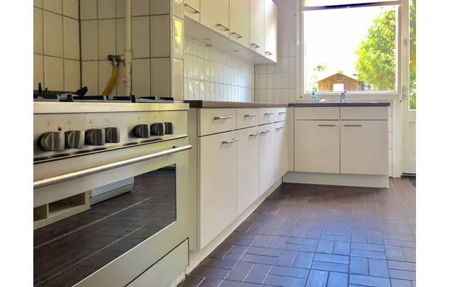 Huur 6 slaapkamer huis van 228 m² in Den Haag