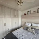 Rent 3 bedroom apartment of 4042 m² in Durban