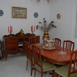 Rent 4 bedroom house of 250 m² in Pontevedra']