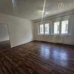 Pronajměte si 3 ložnic/e byt o rozloze 88 m² v Prague