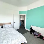 Rent 2 bedroom flat in Wales