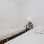 Alquilo 3 dormitorio casa de 90 m² en Alicante']