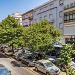 Rent 1 bedroom apartment of 452 m² in Lisbon