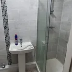 Rent 2 bedroom flat in Bradford