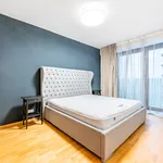 Pronajměte si 3 ložnic/e byt o rozloze 85 m² v Prague