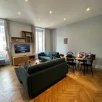 Appartement de 90 m² avec 5 chambre(s) en location à Lyon