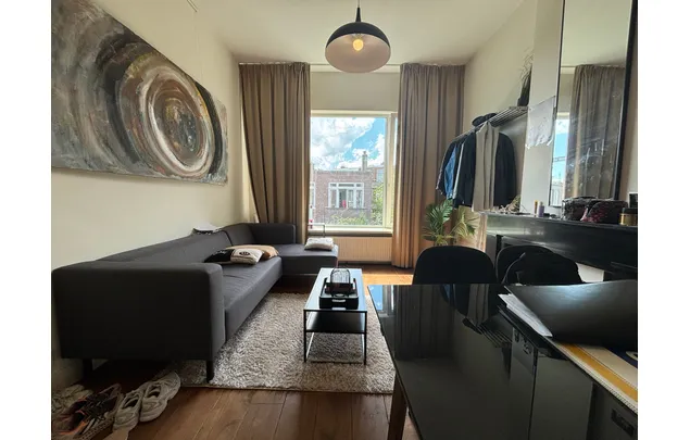 Huur 2 slaapkamer appartement van 38 m² in Heesterbuurt