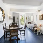 Rent 1 bedroom apartment of 50 m² in Florence