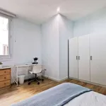 Rent a room of 160 m² in madrid