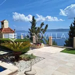 Rent 3 bedroom house of 200 m² in Omiš