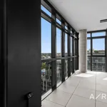 Rent 1 bedroom apartment in West Melbourne