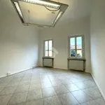 Affitto 1 camera appartamento di 150 m² in Pontedera