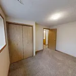 Maison de 1076 m² avec 3 chambre(s) en location à Grande Prairie