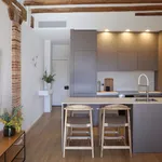 Rent 4 bedroom apartment of 45 m² in Barcelona