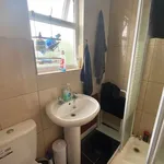 Rent 6 bedroom house in East Midlands