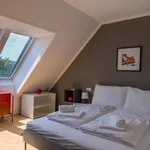 Miete 2 Schlafzimmer wohnung von 861 m² in Vienna