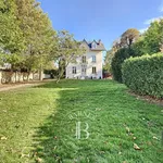 Rent 8 bedroom house of 220 m² in Croissy-sur-Seine