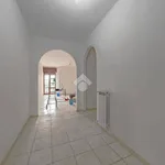 Affitto 4 camera appartamento di 121 m² in Pozzuoli