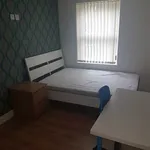 Rent 3 bedroom flat in South East England