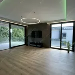 Rent 8 bedroom house of 420 m² in budapest