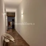 Affitto 3 camera appartamento di 160 m² in Triest