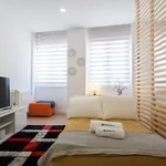 Rent 1 bedroom apartment of 50 m² in Porto