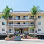 Rent 2 bedroom apartment of 90 m² in hermosa beach