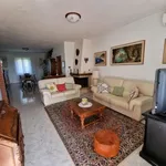 Rent 4 bedroom house of 100 m² in Roma