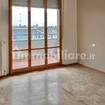 Rent 3 bedroom house of 100 m² in Voghera