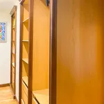 Rent a room of 180 m² in lisbon