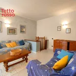 Rent 5 bedroom apartment of 90 m² in Padua