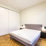 Pronajměte si 4 ložnic/e byt o rozloze 115 m² v Capital City of Prague