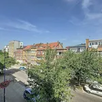 A louer à Etterbeek appartement rénové de 2 chambres avec 1 garage et 1 terrasse