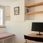 Rent 1 bedroom apartment of 700 m² in Lisbon