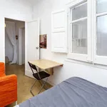 Rent 5 bedroom apartment in Barcelona