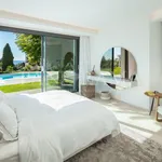 Rent 3 bedroom house of 242 m² in Marbella