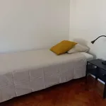 Rent a room of 130 m² in lisbon