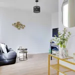 Rent 1 bedroom apartment of 33 m² in paris