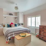 Rent 4 bedroom house in South West England