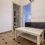 Rent a room of 175 m² in Valencia