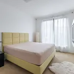 Pronajměte si 3 ložnic/e byt o rozloze 171 m² v Prague