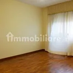 Rent 5 bedroom house of 200 m² in Fara in Sabina