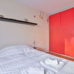 Rent a room of 70 m² in Paris